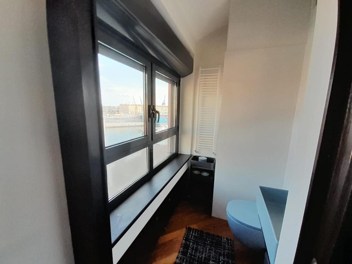 Bilocale Vista Mare Con Terrazzo-Porto Antico- Parcheggio Scontato Apartment Genoa Exterior photo